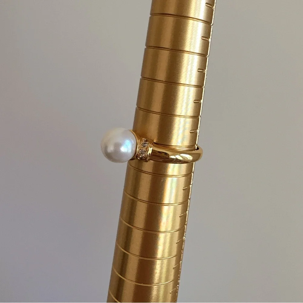 Gold Pearl Ring Vintage Pearl Statement Ring Elegant Cocktail Ring Classic